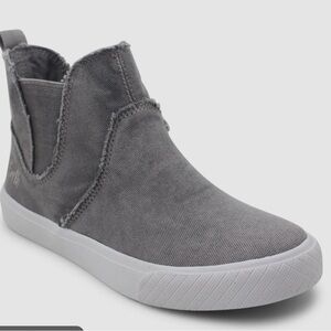 Blowfish - women’s slip on Torta fashion sneaker - high tops. Gray. NWOT. size 8
